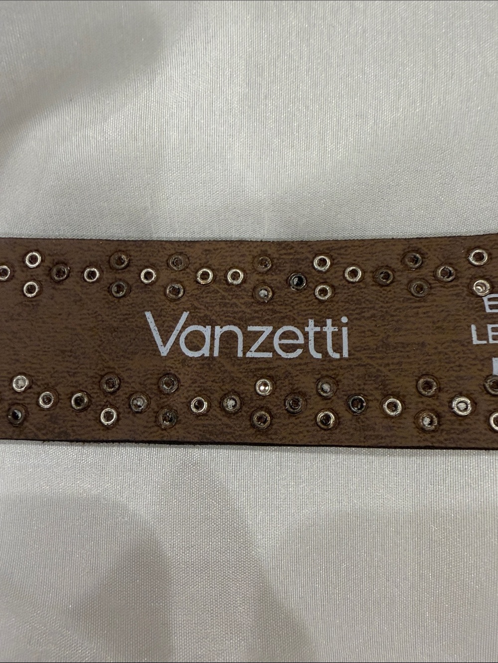 VANZETTI White Studded Leather Belt with Silver Buckle SZ 80 - Picture 2 of 6